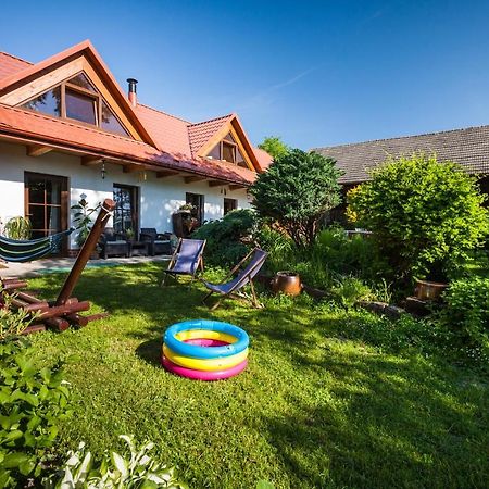 Dom Pod Orzechem Villa Łapczyce Exteriör bild