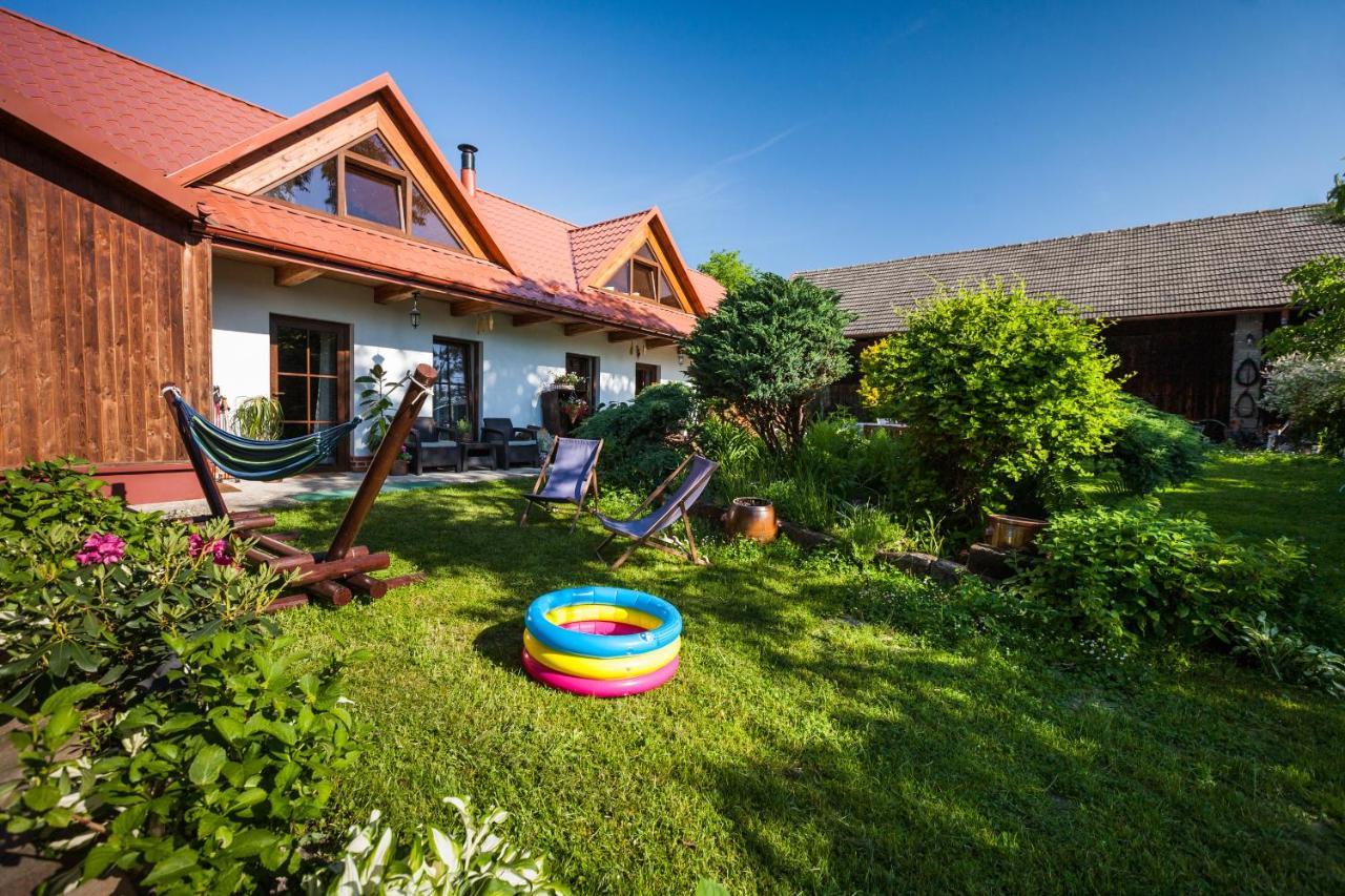Dom Pod Orzechem Villa Łapczyce Exteriör bild