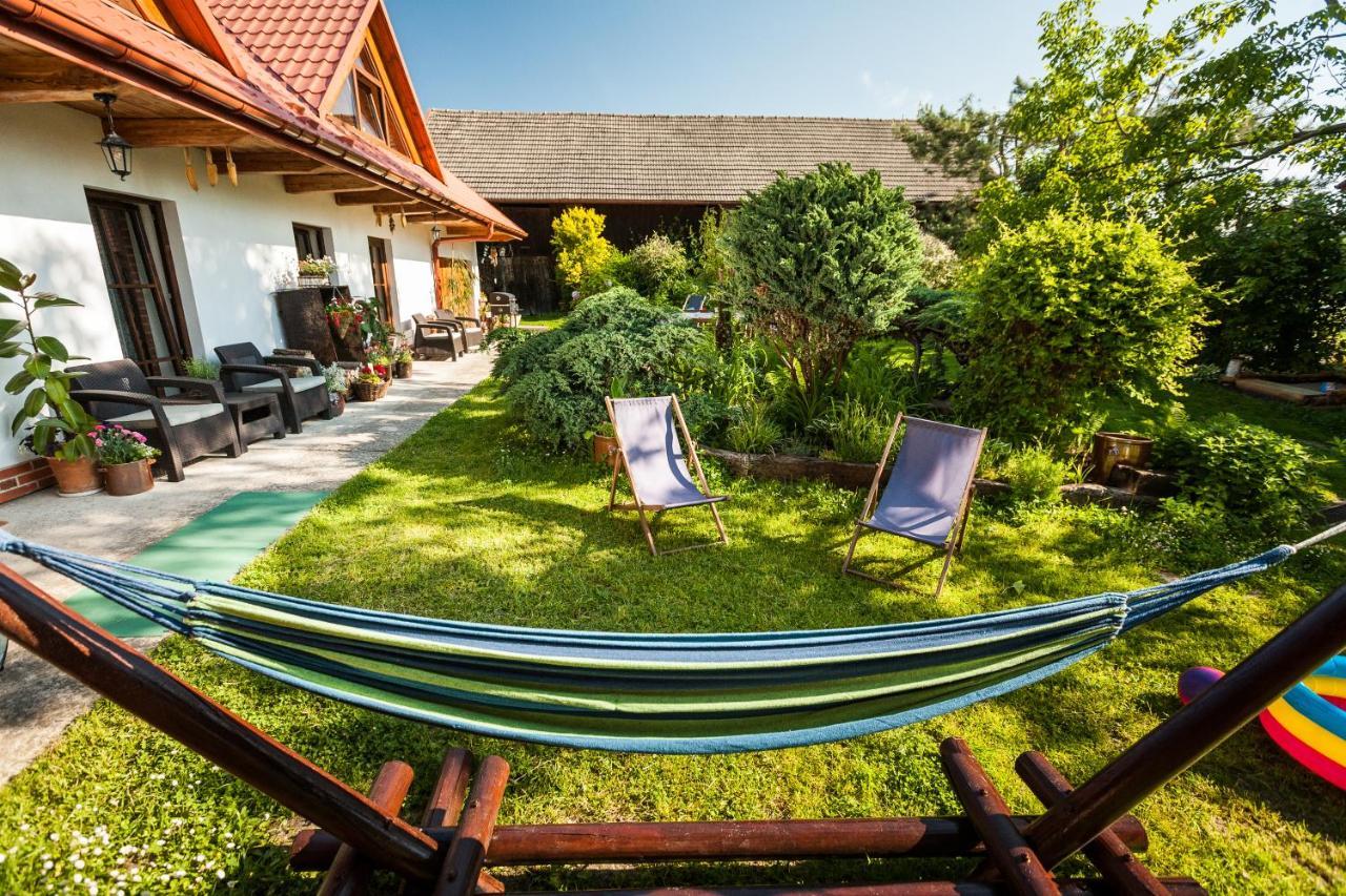 Dom Pod Orzechem Villa Łapczyce Exteriör bild